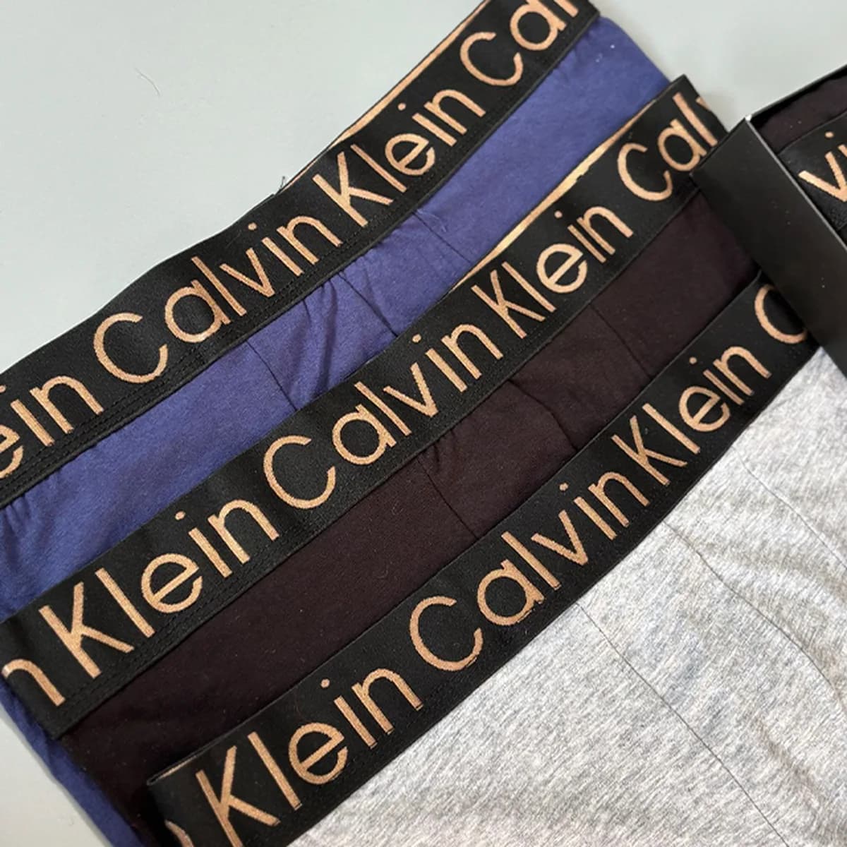 شورت نیم پا مردانه Calvin Klein پک 3 عددی سه رنگ | کیفیت ترک — تصویر ۲