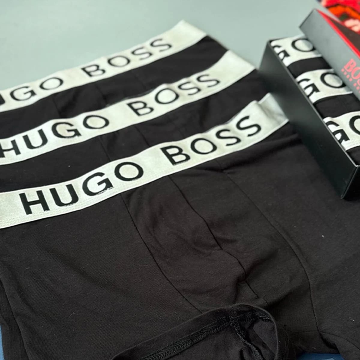 شورت نیم پا مردانه پک 3 عددی BOSS | کیفیت ترک، راحتی و استایل شیک — تصویر ۳