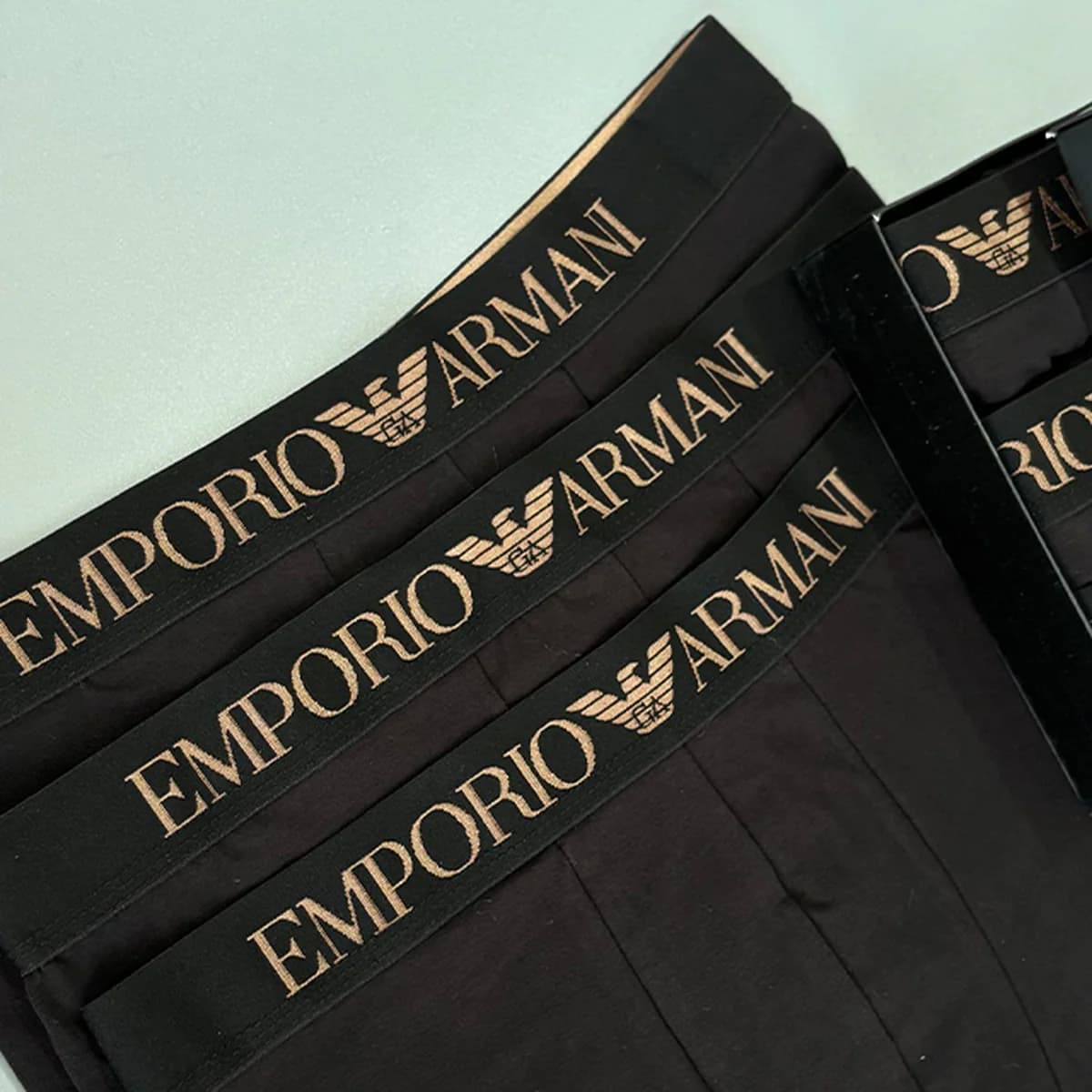 شورت نیم پا مردانه پک 3 عددی Emporio Armani (آرمانی) | کیفیت ترک، راحتی و استایل شیک — تصویر ۲