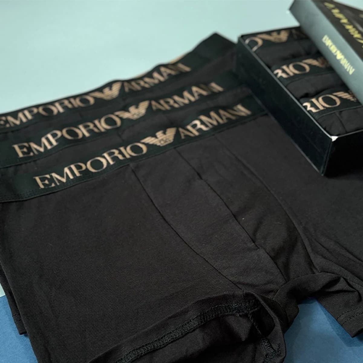شورت نیم پا مردانه پک 3 عددی Emporio Armani (آرمانی) | کیفیت ترک، راحتی و استایل شیک — تصویر ۴