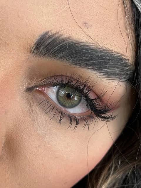 لنز بریز گری(طوسی روشن رگه دار) — تصویر ۳