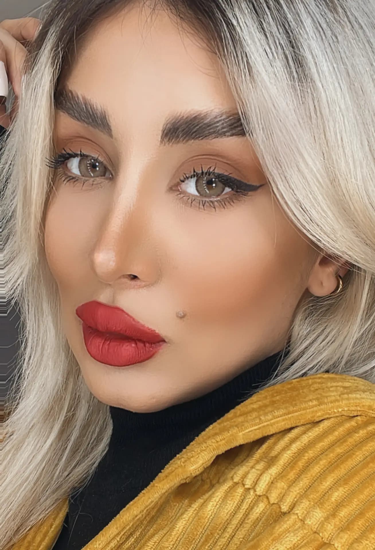 لنز آرگان(قهوه ای دور دار)