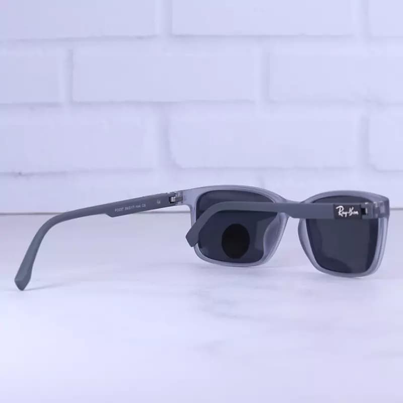 عینک آفتابی ری بن فریم مستطیل طوسی پلاریزه P 3337/6 — تصویر ۳