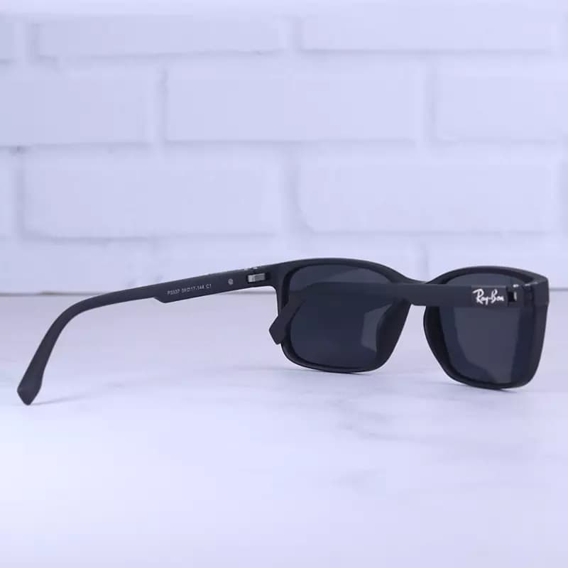 عینک آفتابی ری بن فریم مستطیل مشکی پلاریزه P 3337/1 — تصویر ۳