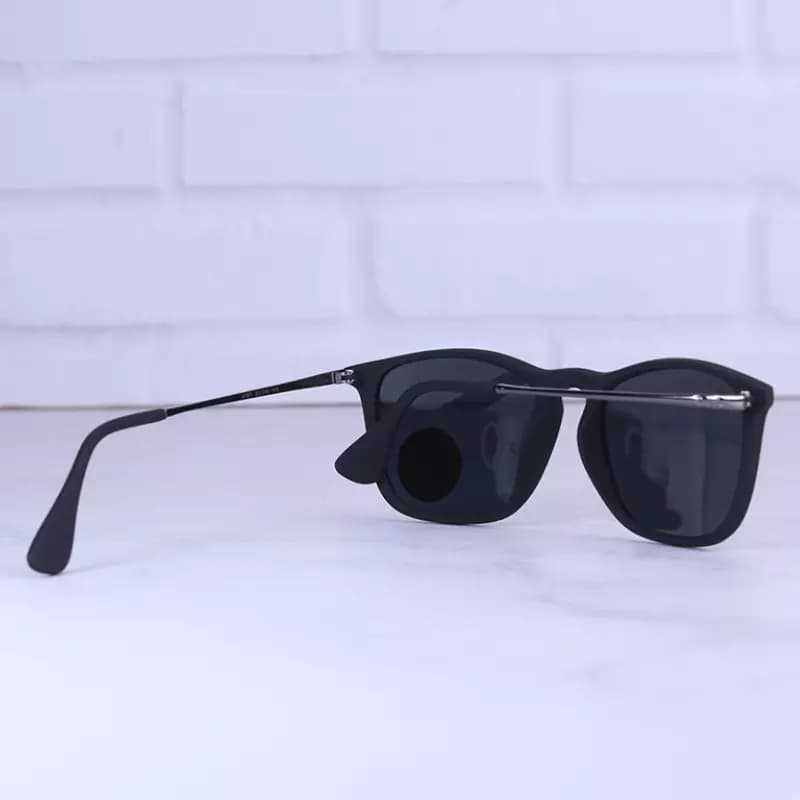 عینک آفتابی ری بن پلاریزه مشکی 4187/1 — تصویر ۳