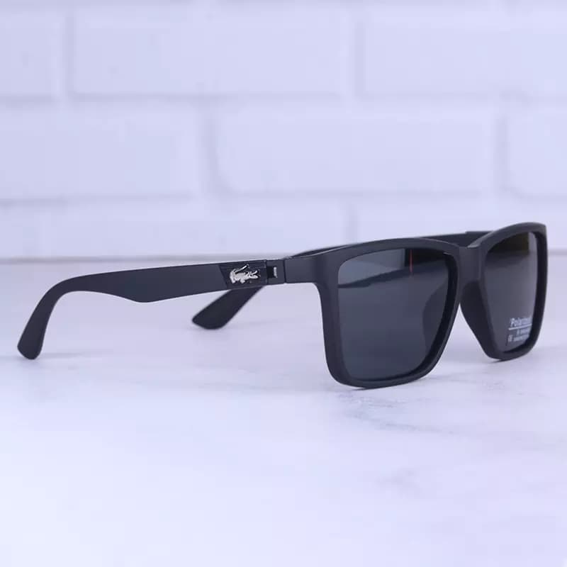 عینک آفتابی لاگوست فریم مشکی مات پلاریزه P 3334/1 — تصویر ۴