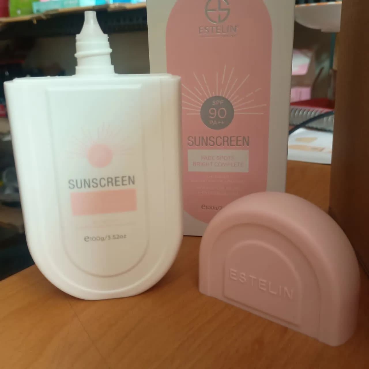 کرم ضد آفتاب استیلن صورتی spf 90 /ضد لک و روشن کننده 100 گرمی