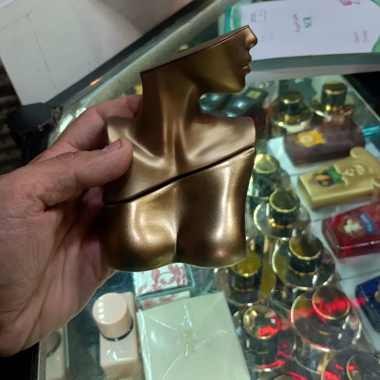 ادکلن بیلی آیلیش طلایی 100 میل از برند جسیکا تواین