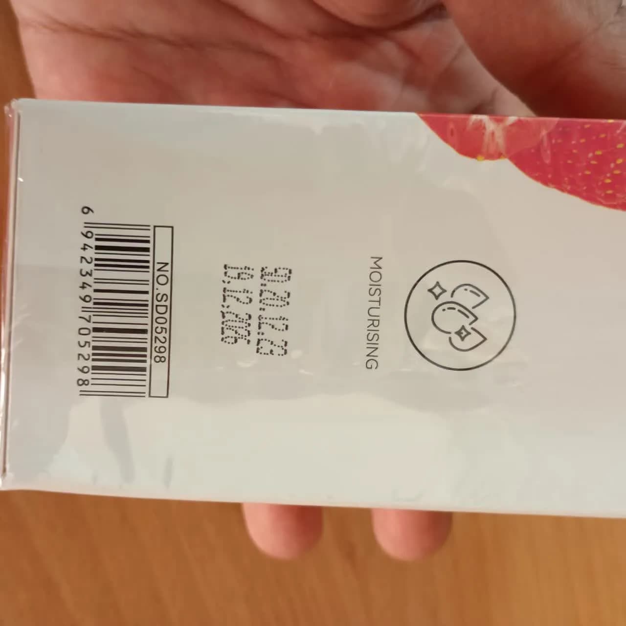 فوم براشدار سادور عصاره توت فرنگی 120 میل — تصویر ۲