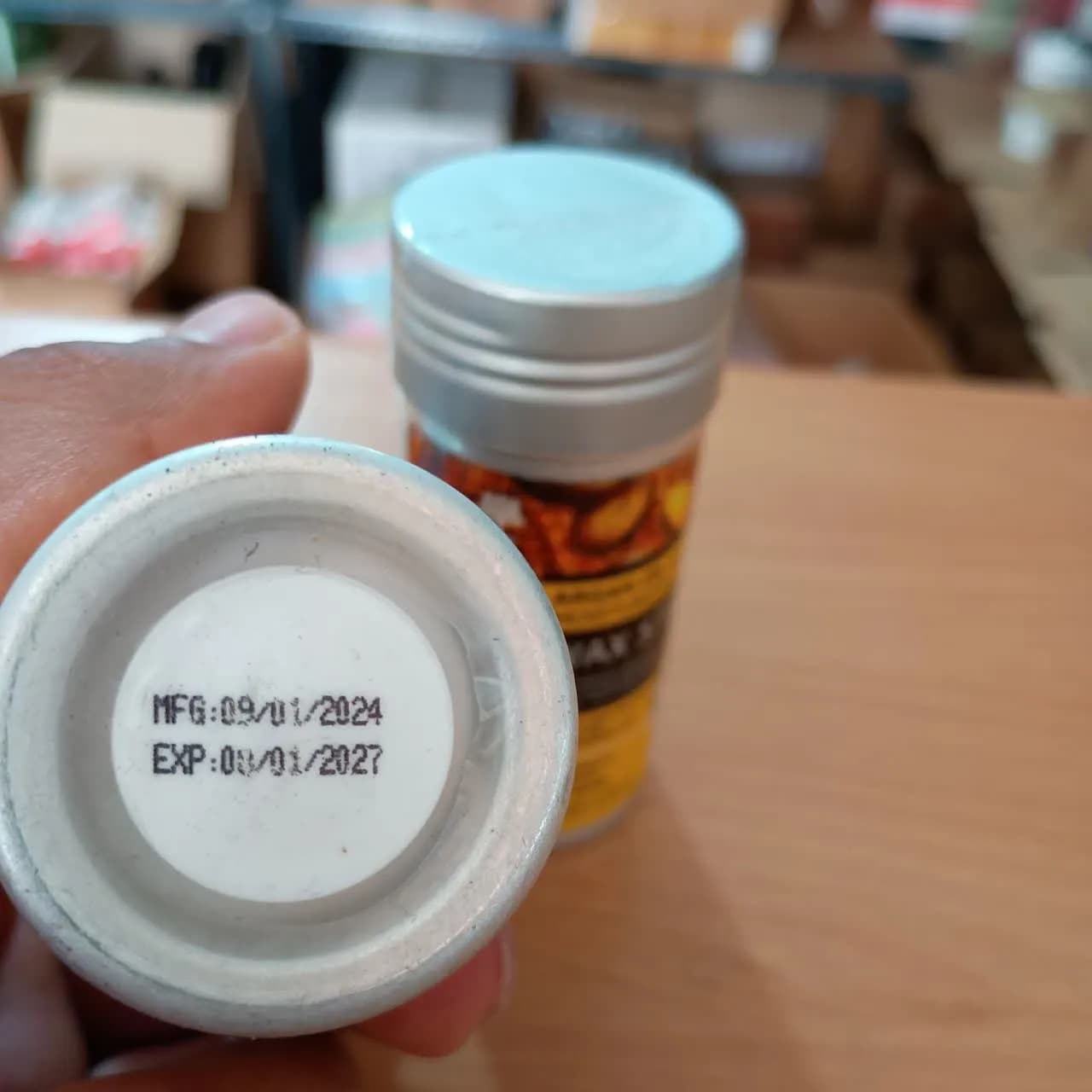وزگیر استیکی مو برند لایتنس 75 گرمی — تصویر ۲