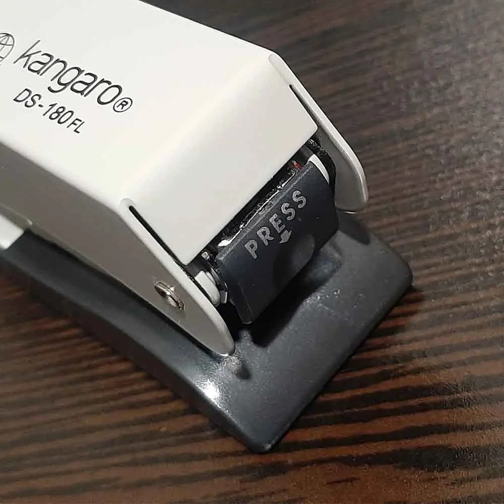 دستگاه منگنه کانگورو مدل Kangaro DS-180 FL — تصویر ۳