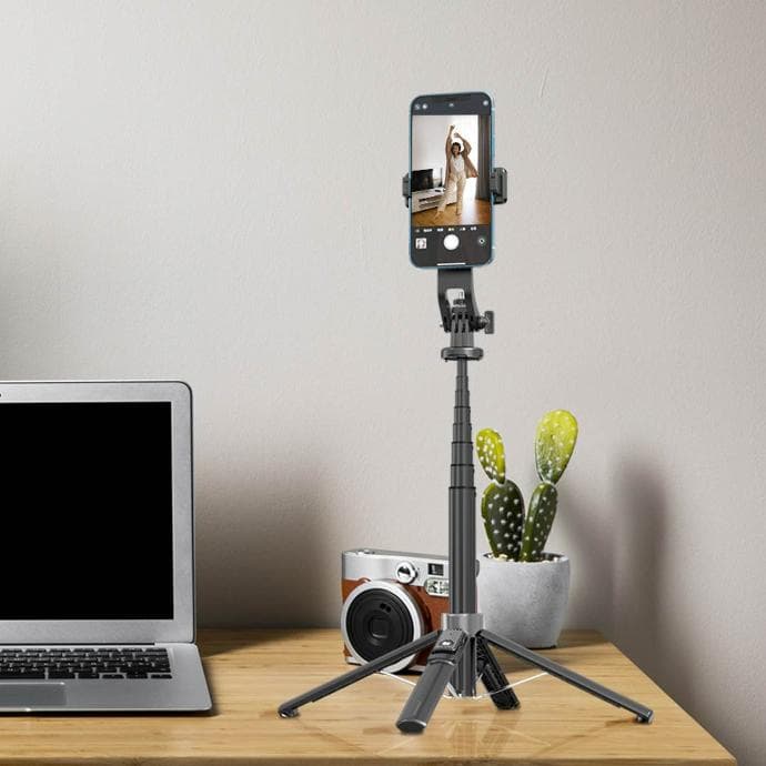 سه پایه سلفی پرودو 135 سانتی متری قابل افزایش با سه پایه نوری 4 پایه قابل جدا شدن Porodo Selfie Stick 135cm Extendable with Detachable Light 4 Leg Tripod – Black — تصویر ۲