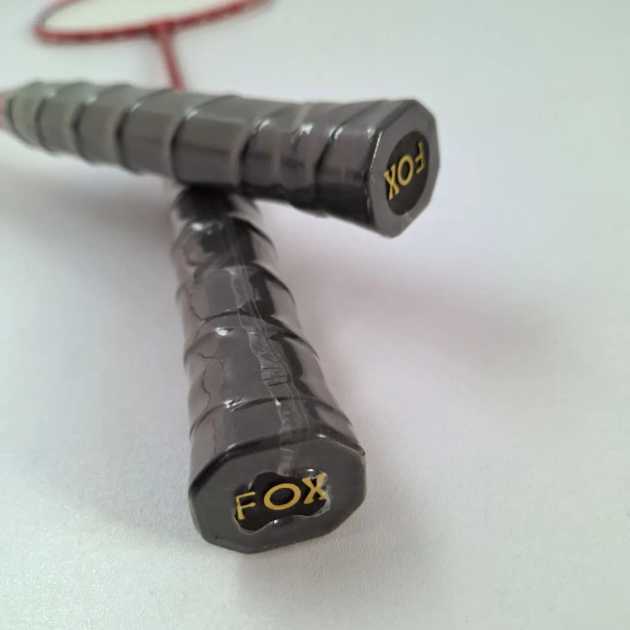 راکت بدمینتون FOX بسته 2 عددی + 2 عدد توپ rb-900 — تصویر ۴