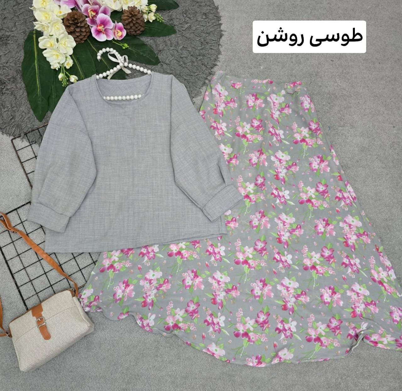 شومیزدامن گلدار — تصویر ۴
