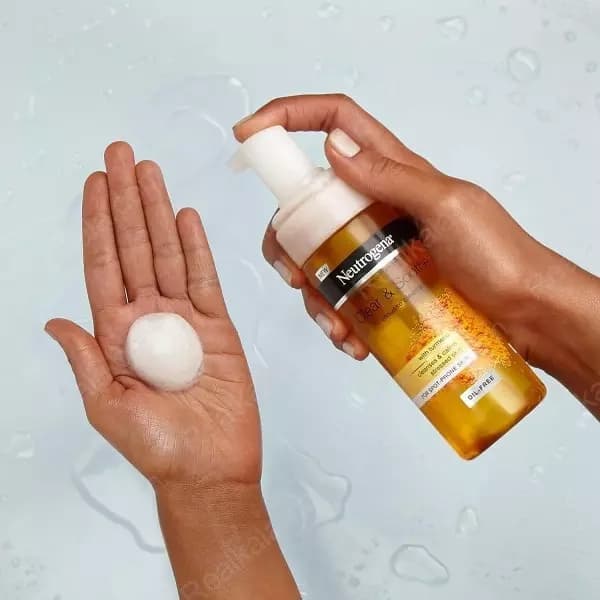 فوم شستشوی زردچوبه نوتروژینا پوست چرب — تصویر ۵