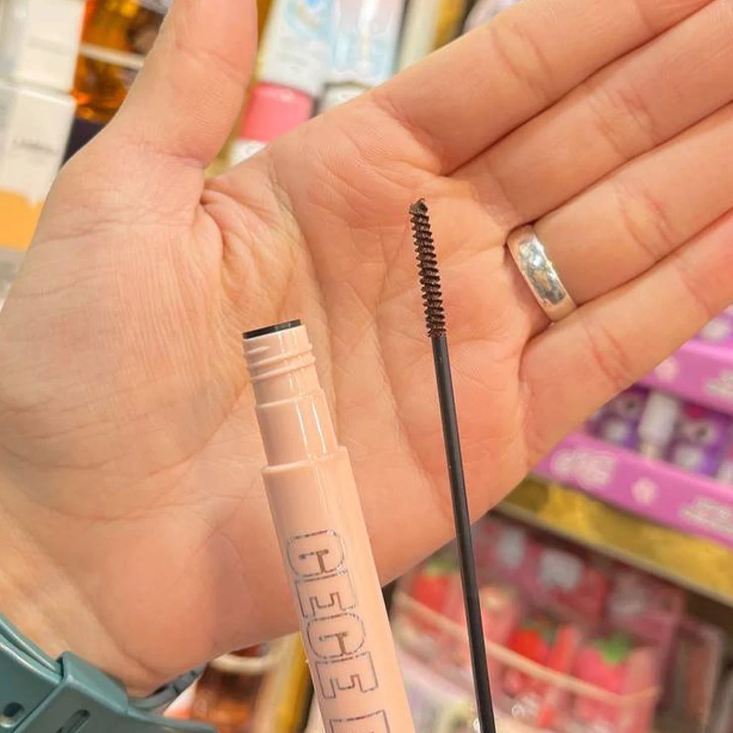 ریمل سوزنی گیگی بر رنگ قهوه ای | GIGI Bear Needle Mascara — تصویر ۳