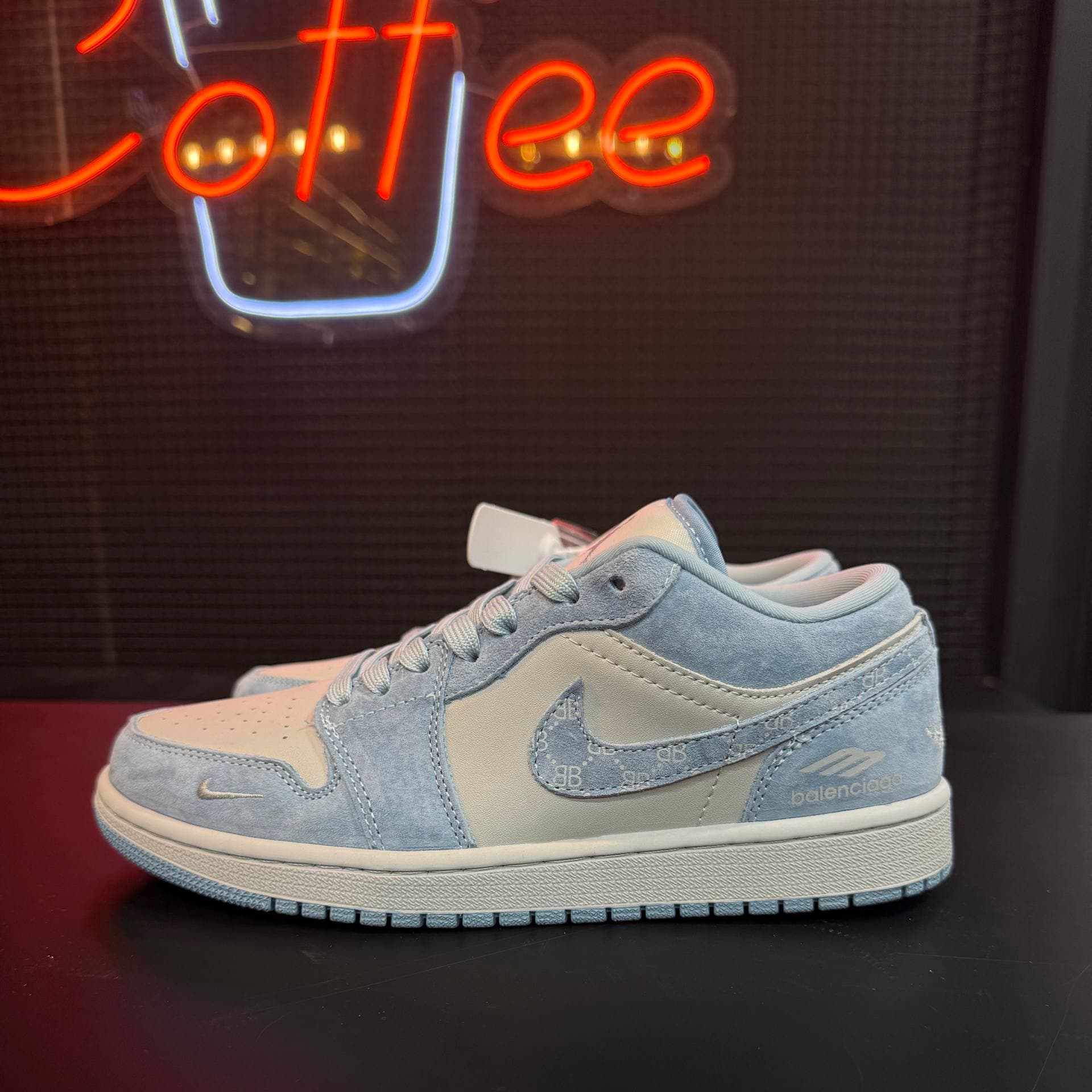 کفش کتونی زنانه و مردانه نایک ایر جردن 1 لو بالنسیاگا Nike Air Jordan 1 Low Balenciaga — تصویر ۲