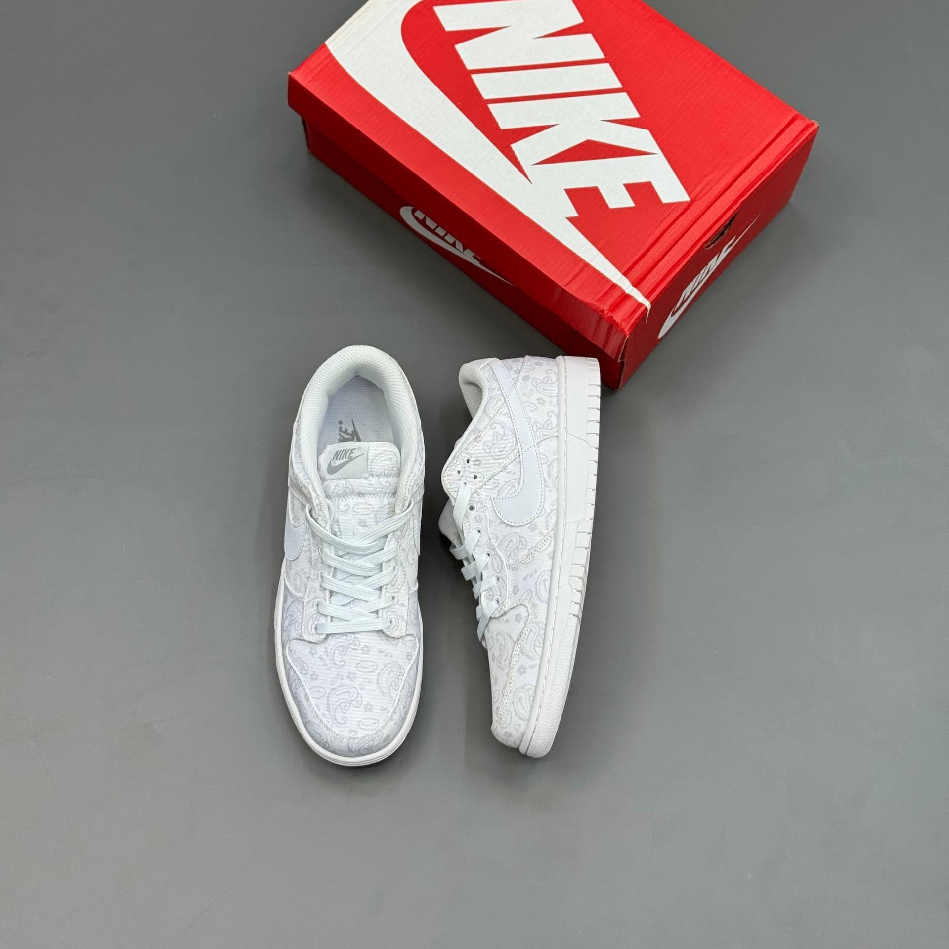 کفش کتونی مردانه نایک دانک لو وایت پیزلی Nike Dunk Low White Paisley — تصویر ۳