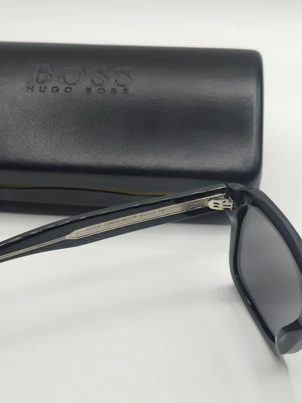 عینک آفتابی هوگوباس مدل Hugo Boss ۱۵۹۶/s — تصویر ۳