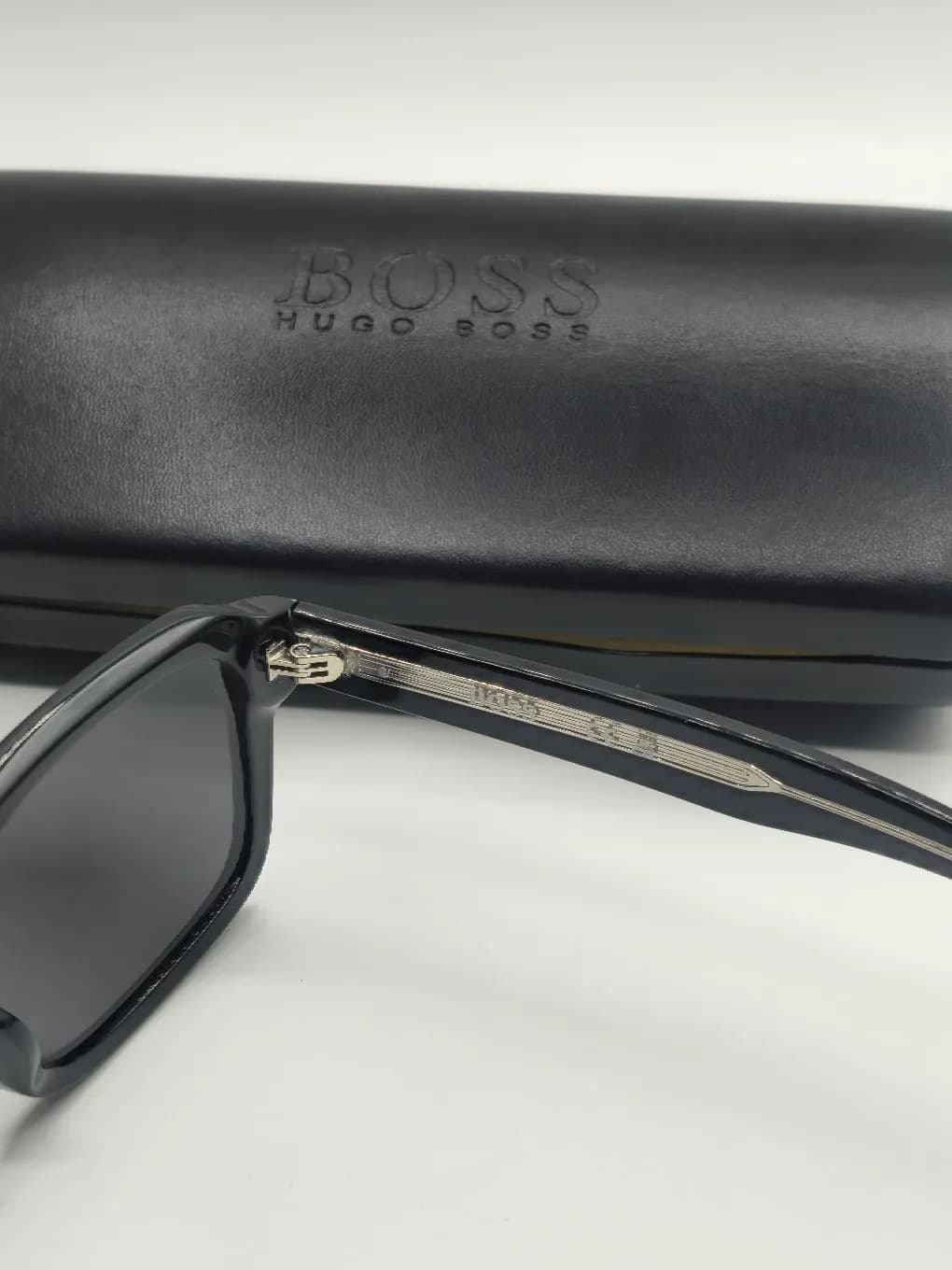 عینک آفتابی هوگوباس مدل Hugo Boss ۱۵۹۶/s — تصویر ۲