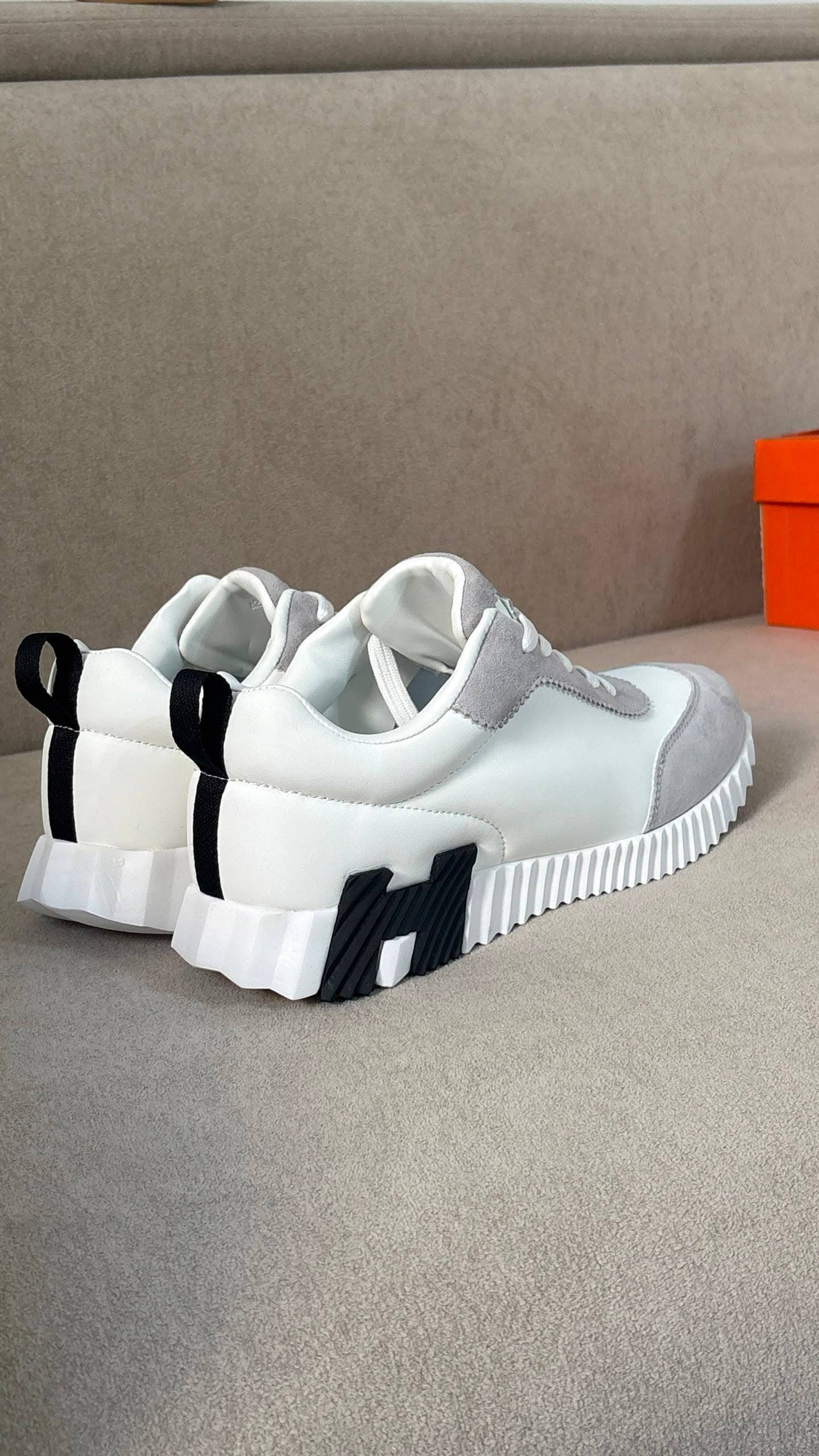 کفش کتونی مردانه هرمس پاریس بانسینگ HERMES PARIS Bouncing Sneaker — تصویر ۲