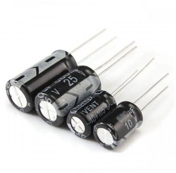 خازن الکترولیتی 10uF / 25V بسته 10 تایی