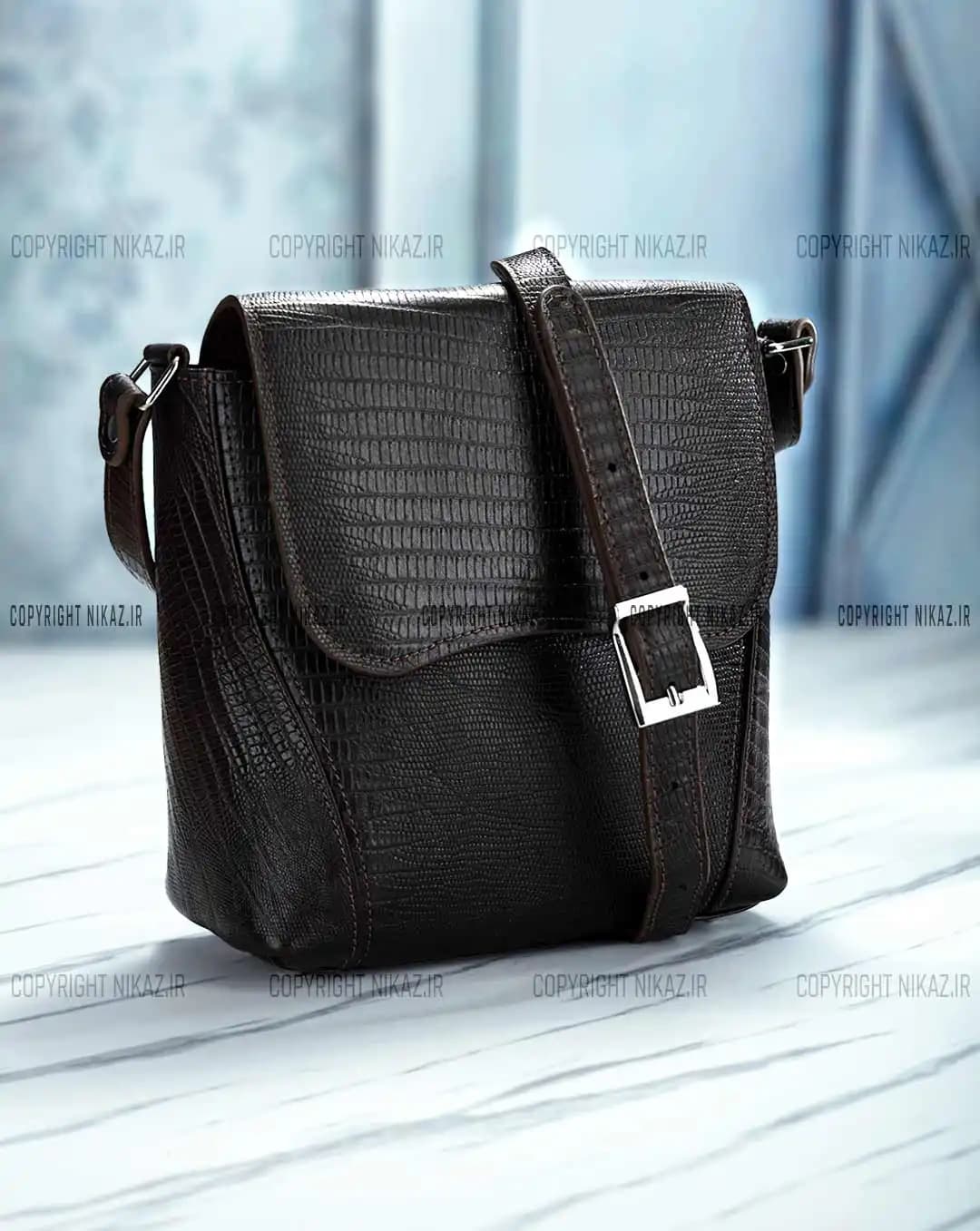 کیف دوشی زنانه چرم طبیعی مدل نوشا کد 2576 — تصویر ۲