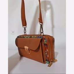 کیف زنانه دوشی سنتی و چرم مخمل آلما — تصویر ۲