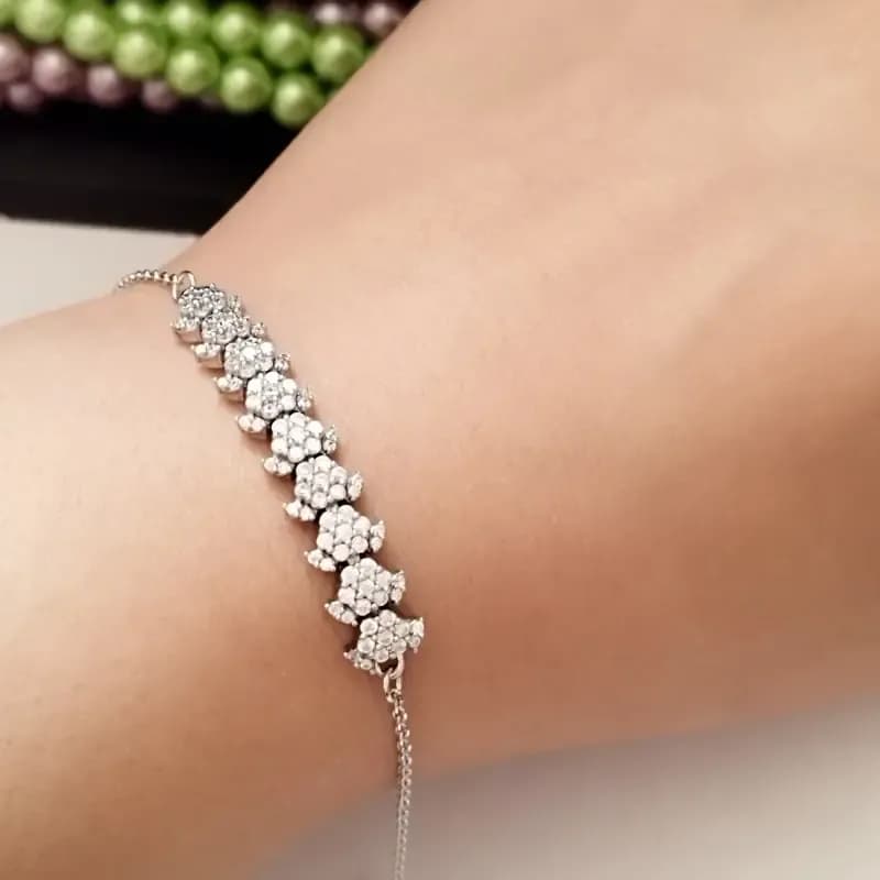 دستبند نقره زنانه عیار 925 طرح جواهری روکش طلا سفید وزن 4.49 گرم