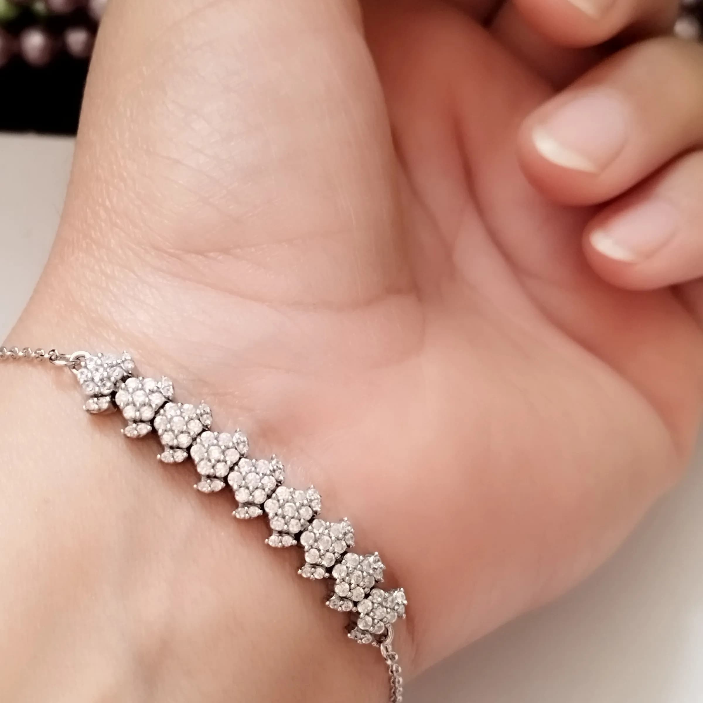 دستبند نقره زنانه عیار 925 طرح جواهری روکش طلا سفید وزن 4.49 گرم — تصویر ۳