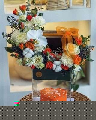 ارسال گل طبیعی برای دکتر ژنتیک در تهران