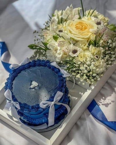 دسته گل تولد و کیک برای خواهر