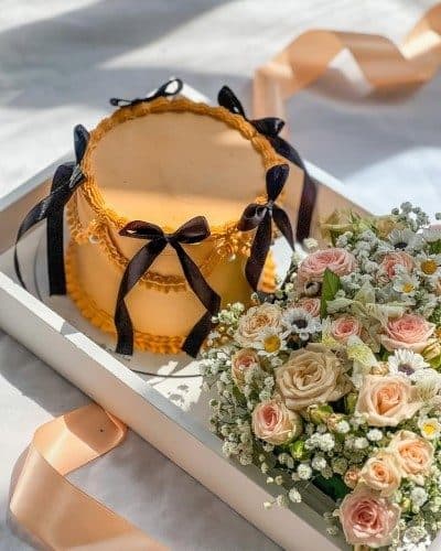 گل و کیک مناسب ماه تولد دی چیست