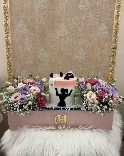 پک هدیه و کیک تولد با گل برای رفیق