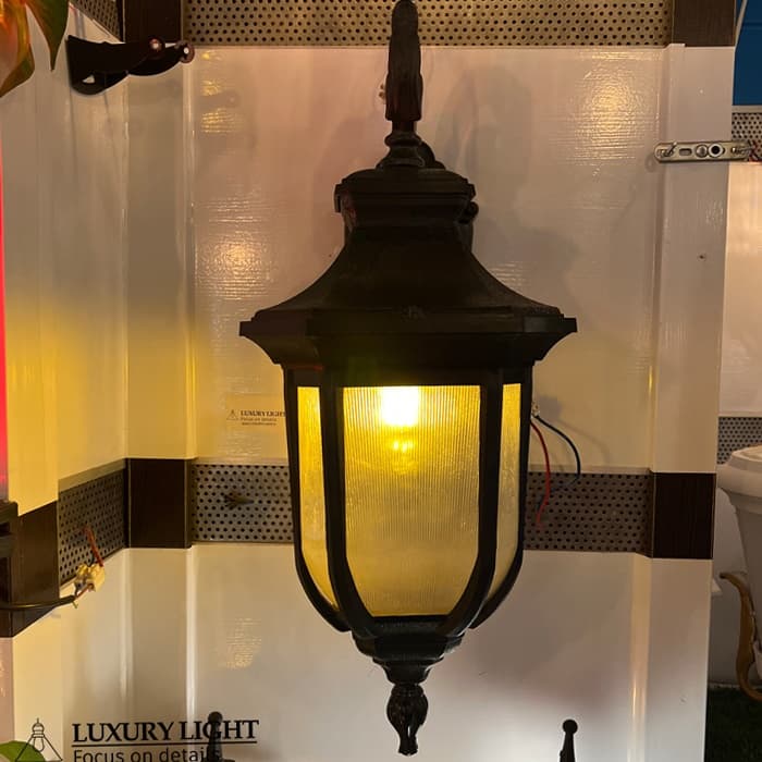 چراغ دیواری پلاستیکی زرین — تصویر ۴