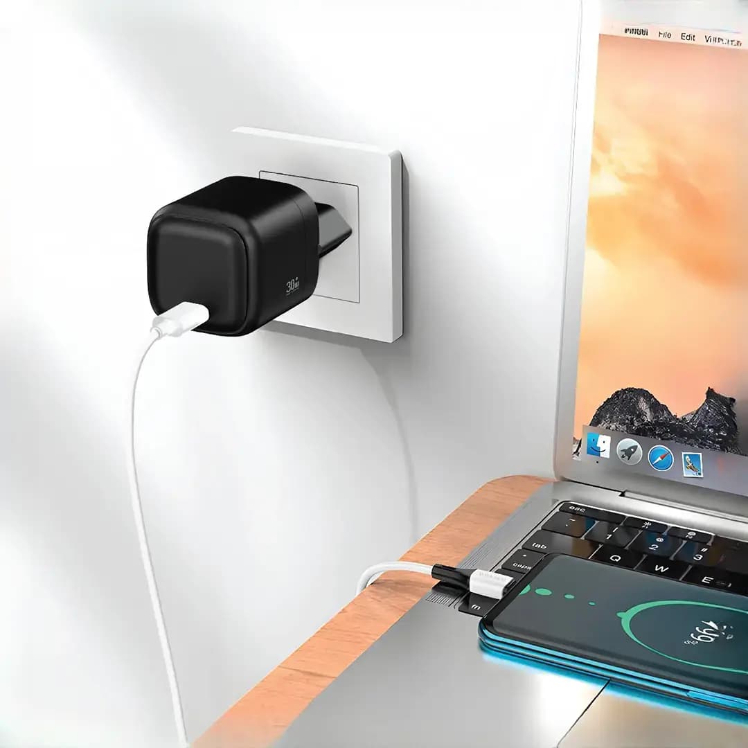 آداپتور شارژ 20 وات با کابل گرین لاین GNNXPD20WEUBK — تصویر ۳
