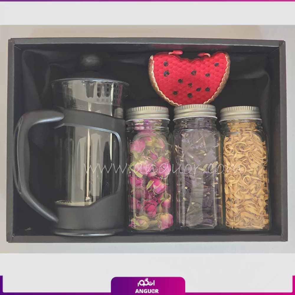 جادوی یلدا در بسته‌ای از مهر و عشق
