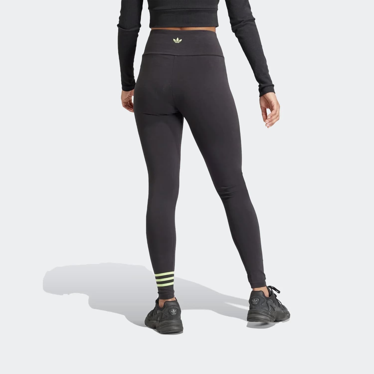 لگ زنانه آدیداس مدل Neuclassics Full-Length Leggings — تصویر ۳