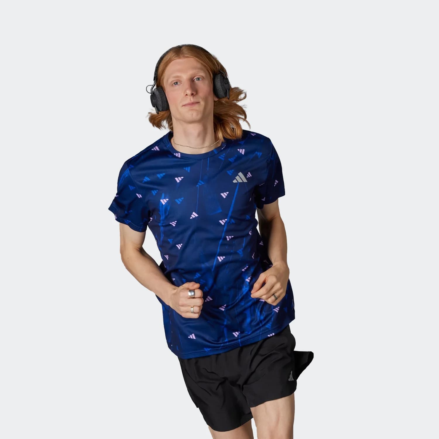 تیشرت مردانه آدیداس مدل Run It Brand Love Tee — تصویر ۲