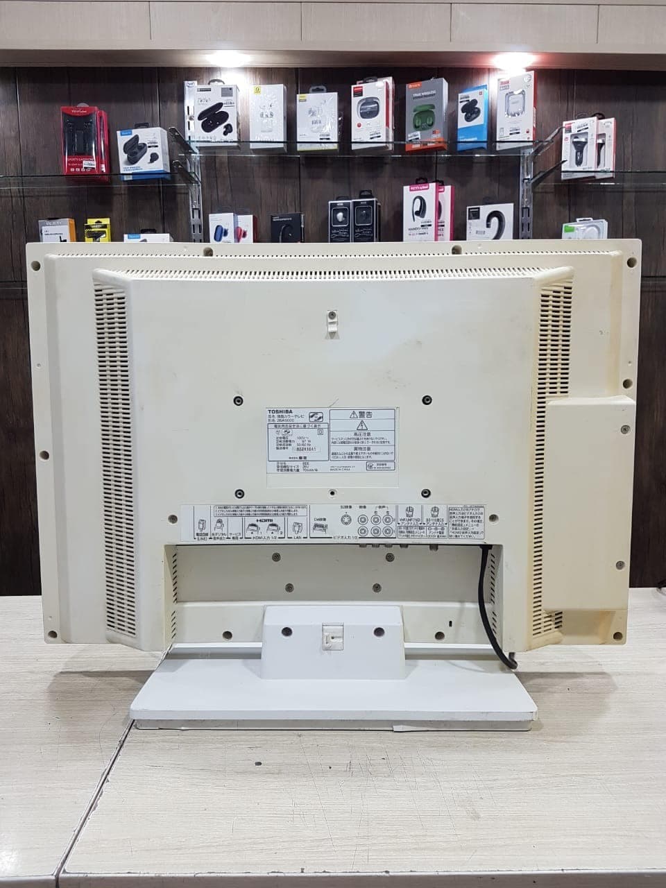 تلویزیون کارکرده 26 اینچ TOSHIBA مدل 26A9000