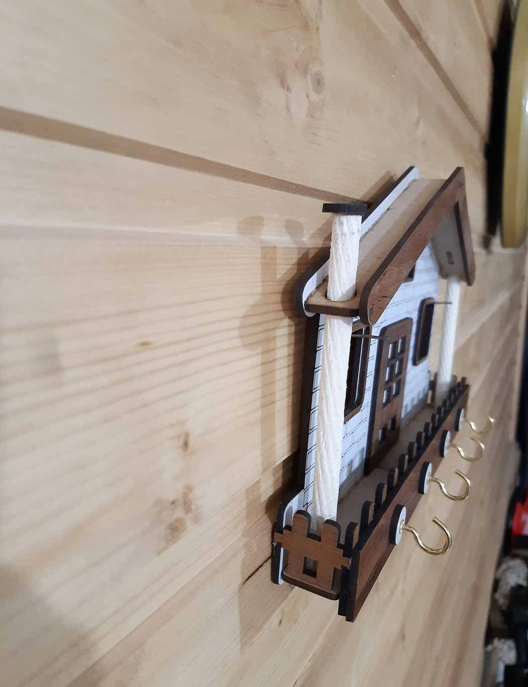 جاکلیدی طرح کلبه چوبی (شامل 4 گیره ) — تصویر ۲