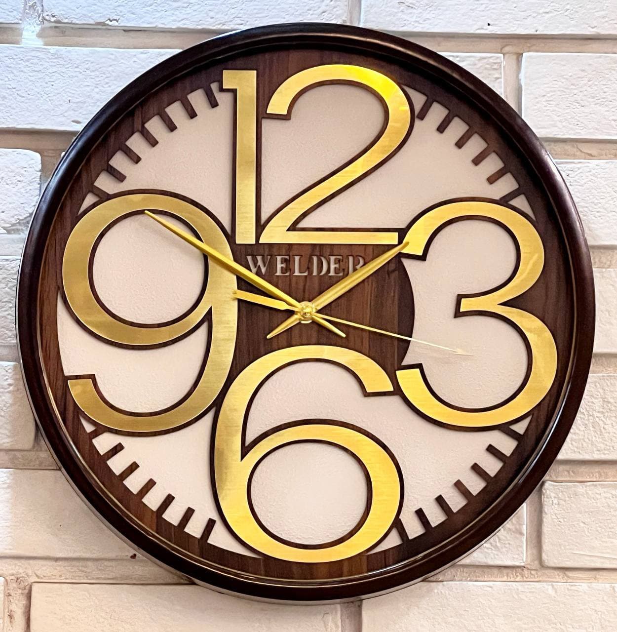 ساعت دیواری اعداد بزرگ کد 402 — تصویر ۳