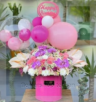 باکس گل نوزاد دختر خاص برای تبریک صمیمانه و شیک
