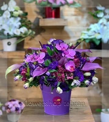 دسته گل آبی برای خوشحال کردن عزیزانت در هر مناسبتی