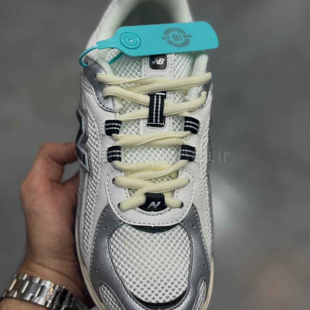 کتونی نیوبالانس 204L نقره ای مشکی New Balance — تصویر ۳