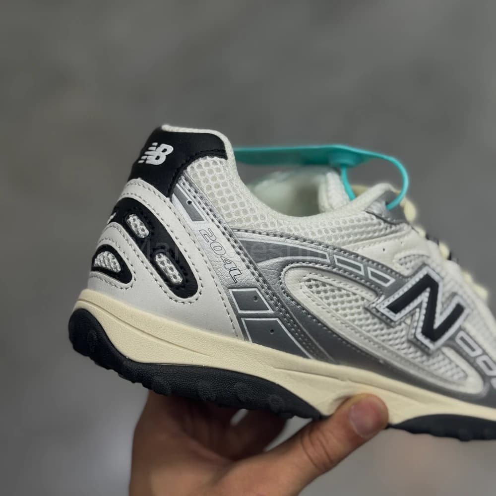 کتونی نیوبالانس 204L نقره ای مشکی New Balance — تصویر ۴