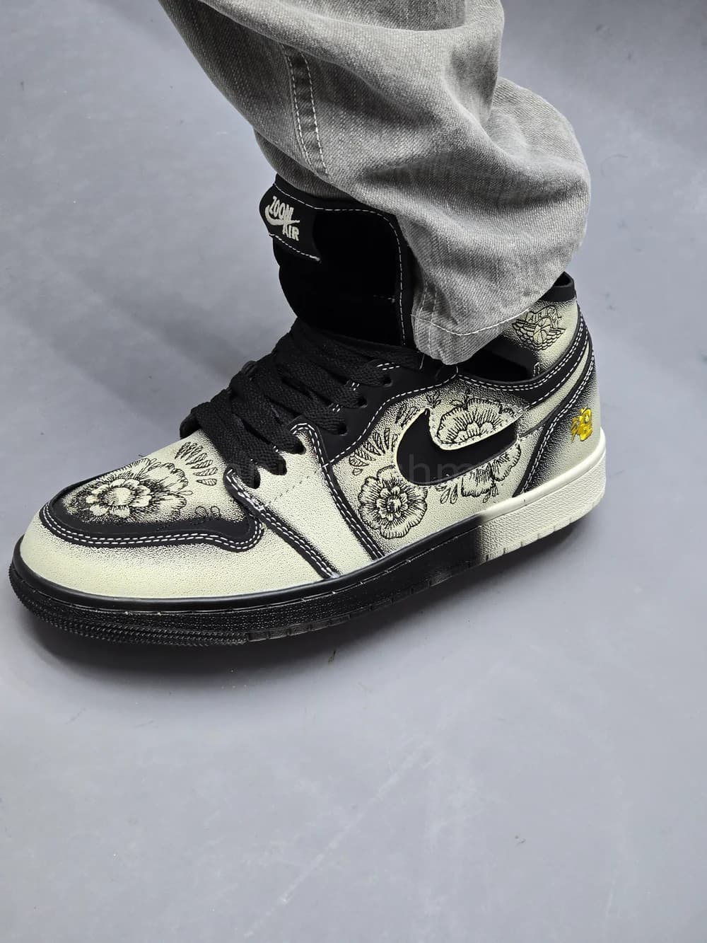 کفش جردن وان ساقدار فامیلیا گلدار Jordan 1 High Familia — تصویر ۴