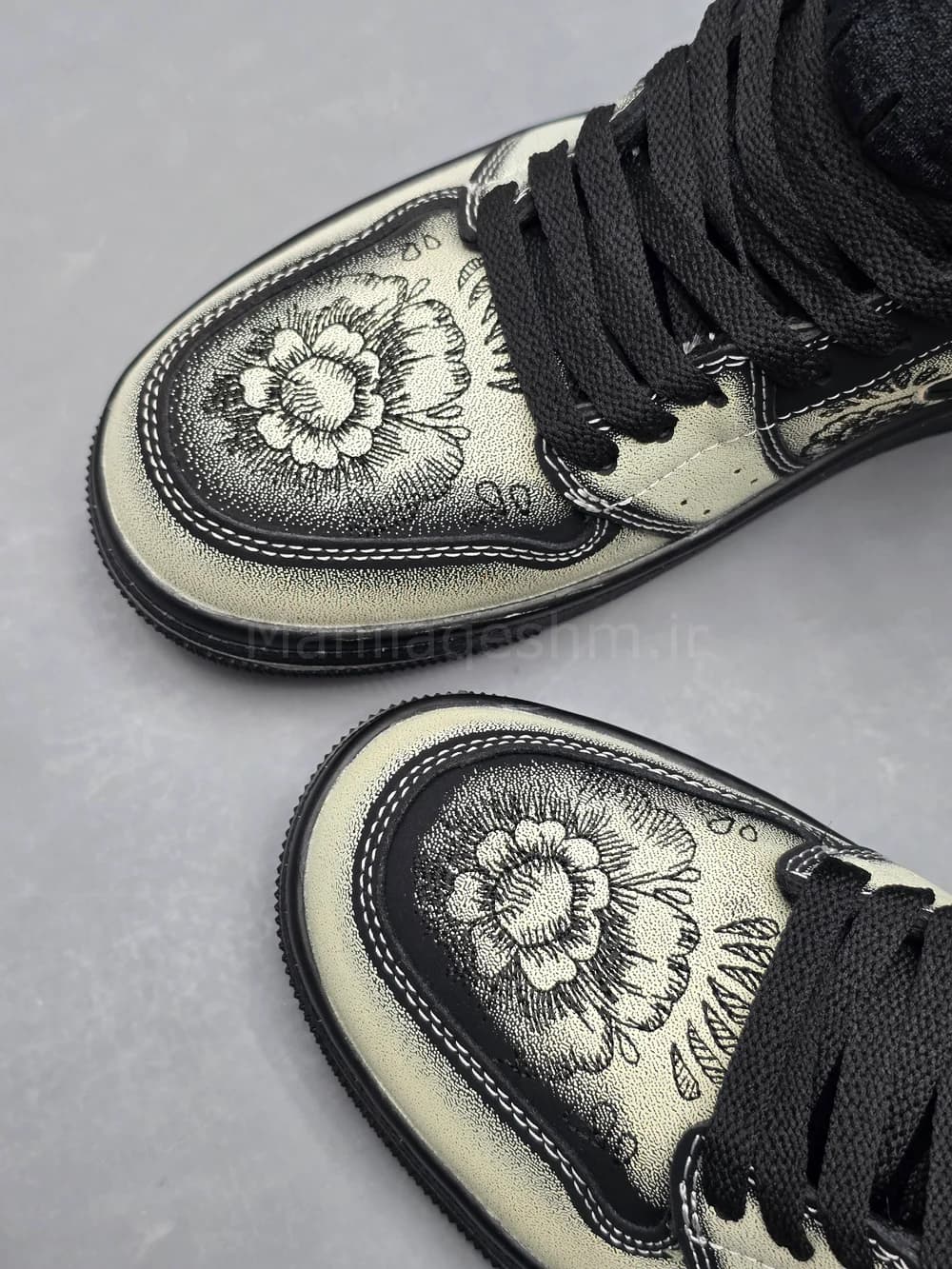 کفش جردن وان ساقدار فامیلیا گلدار Jordan 1 High Familia — تصویر ۲