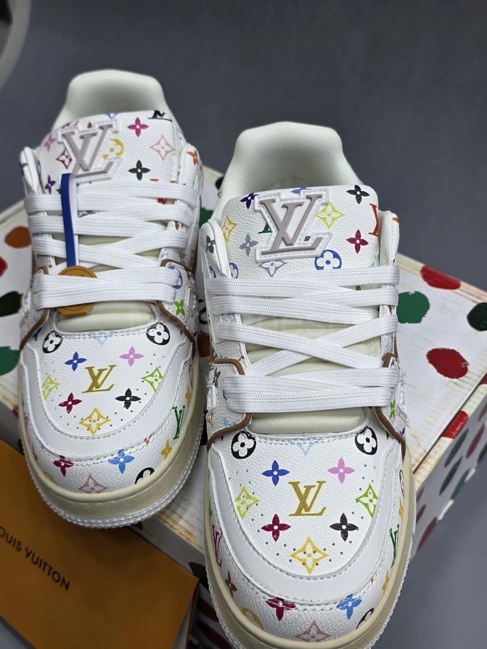 کتونی لویی ویتون ترینر سفید LV x TM – Louis Vuitton Trainer — تصویر ۳