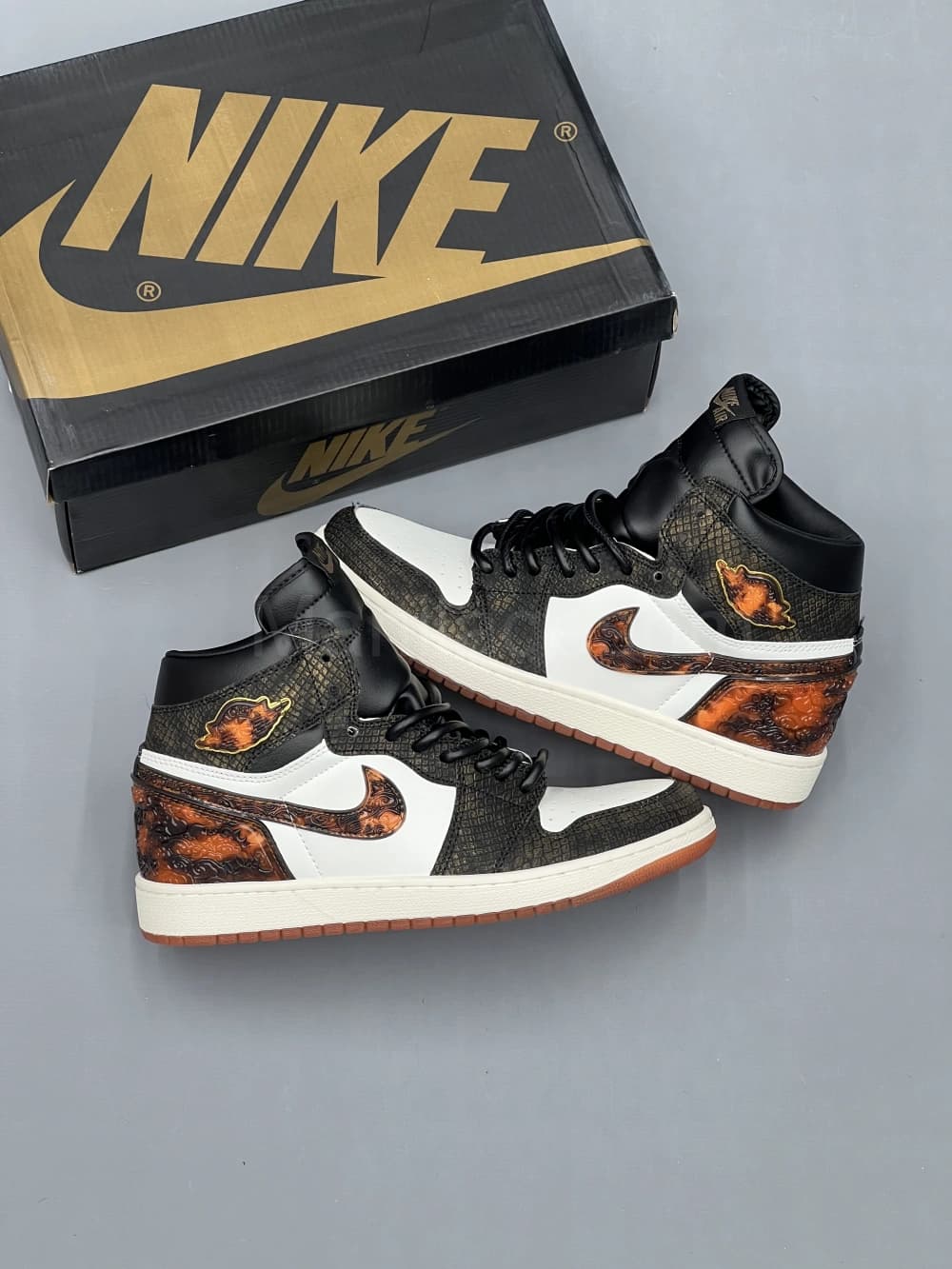 کفش جردن وان ساقدار ژانوو سال مار Jordan 1 Retro High OG Xuanwu